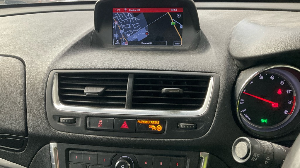 Used Vauxhall Mokka 2015 for sale - 77813260: Photo 3