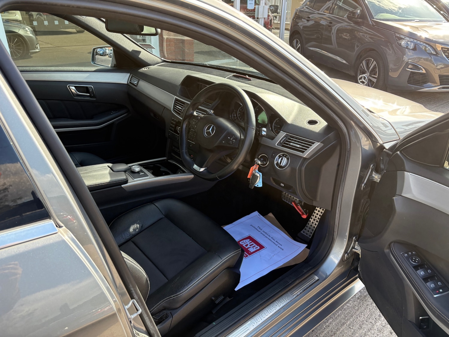 Used Mercedes-Benz E Class 2011 for sale - 76116693: Photo 12