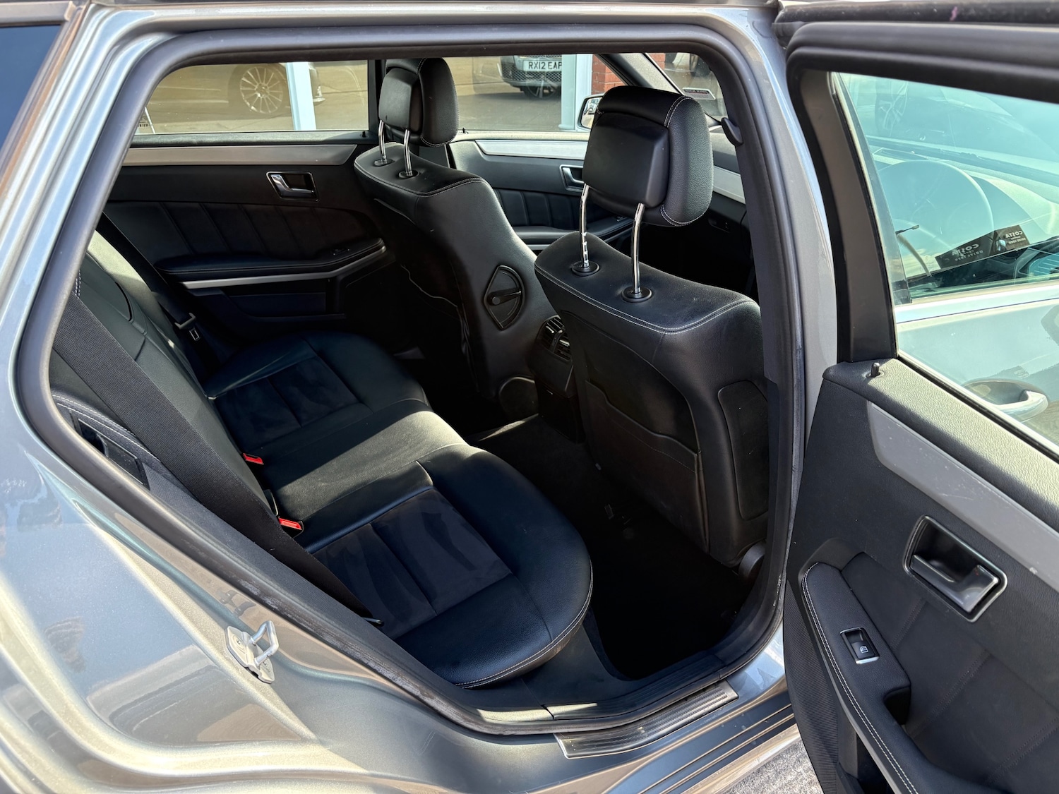 Used Mercedes-Benz E Class 2011 for sale - 76116693: Photo 13