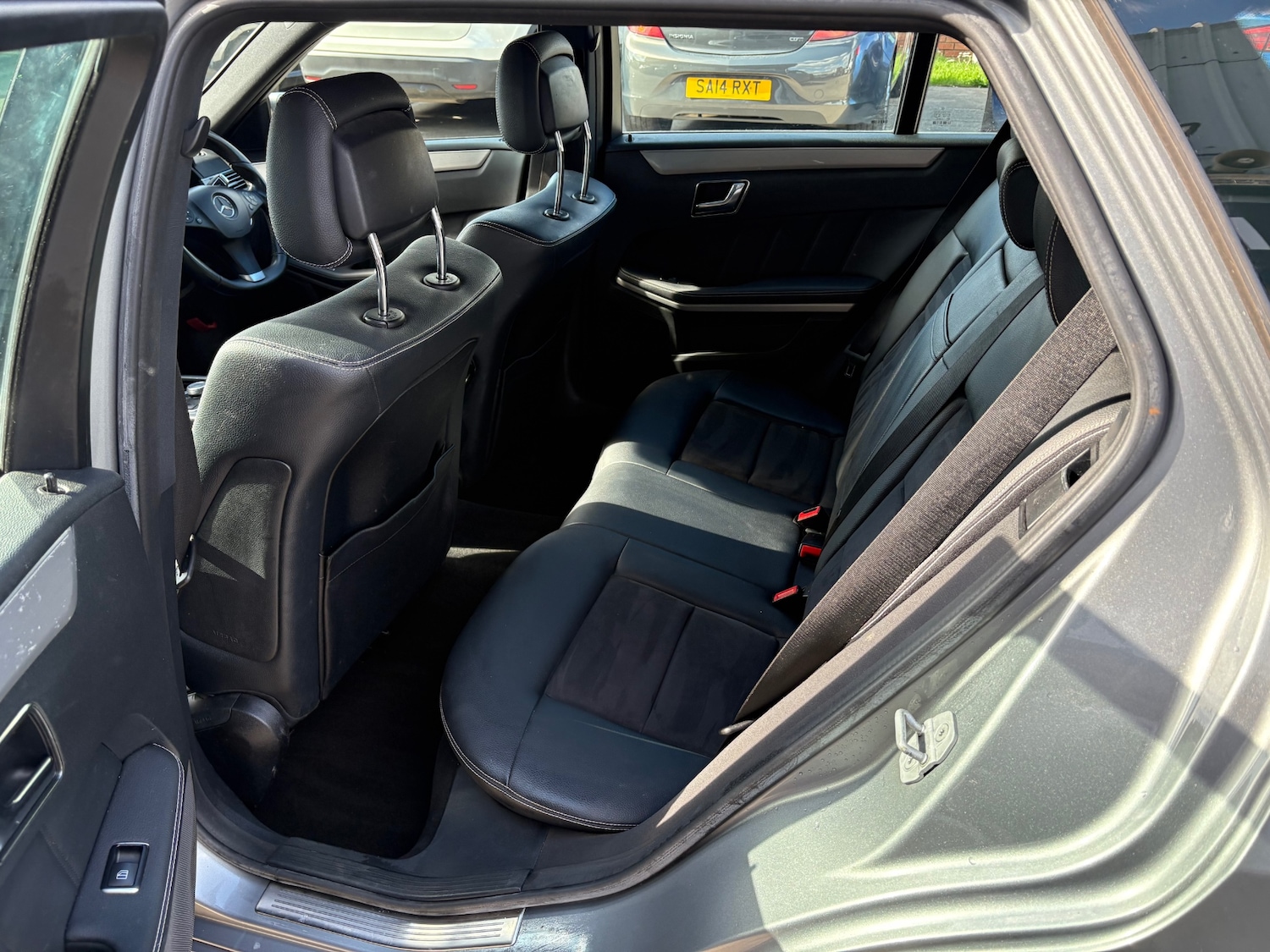 Used Mercedes-Benz E Class 2011 for sale - 76116693: Photo 19