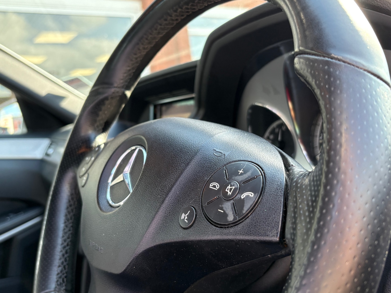 Used Mercedes-Benz E Class 2011 for sale - 76116693: Photo 20