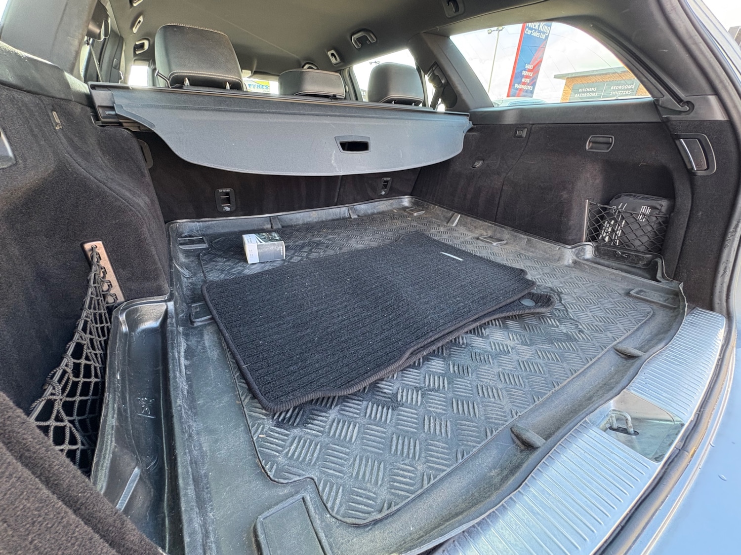 Used Mercedes-Benz E Class 2011 for sale - 76116693: Photo 23