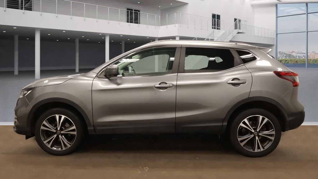 Used Nissan Qashqai 2018 for sale - 76957457: Photo 2