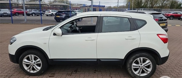 Used Nissan Qashqai 2013 for sale - 74190789: Photo 2