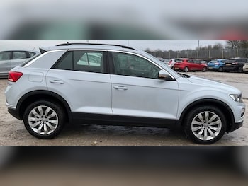 Used Volkswagen T-Roc 2018 for sale - 77391982: Photo