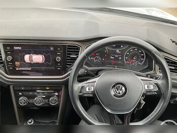 Used Volkswagen T-Roc 2018 for sale - 77391982: Photo