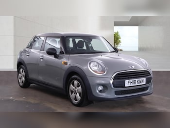 Used MINI Hatch 2018 for sale - 79571943: Photo