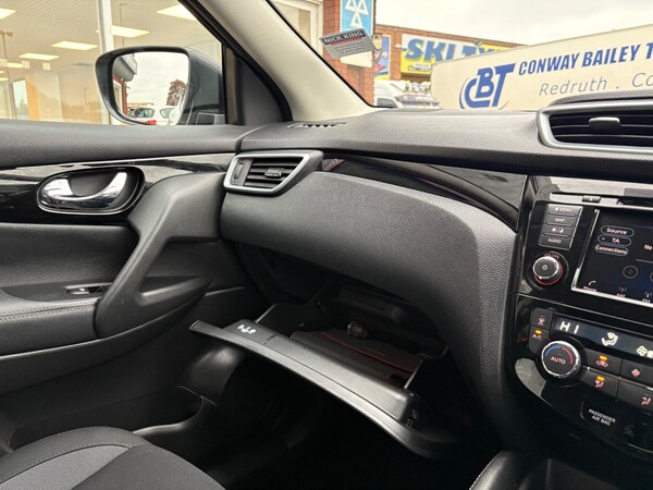 Used Nissan Qashqai 2018 for sale - 76220370: Photo 13