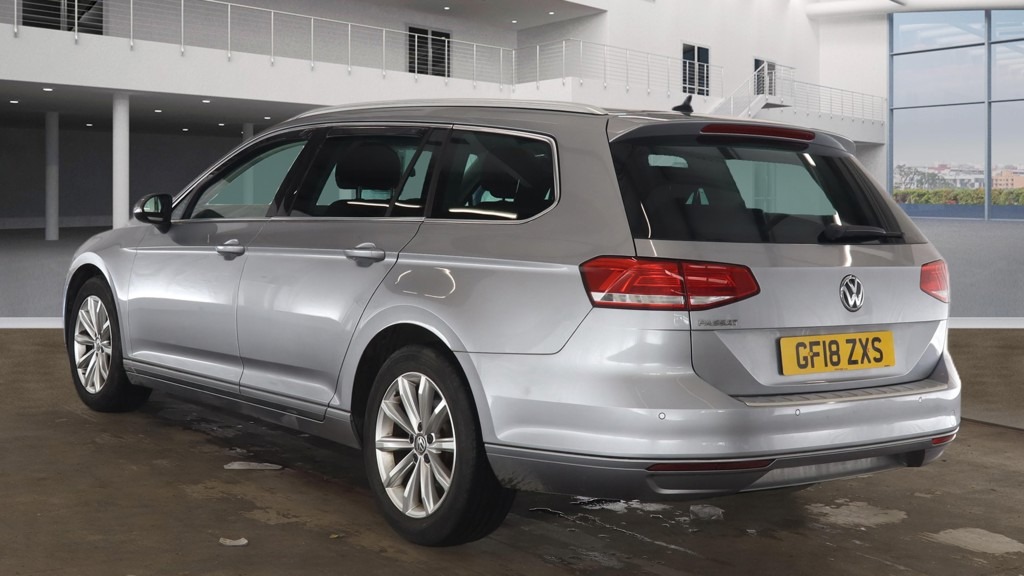 Used Volkswagen Passat 2018 for sale - 78026064: Photo 2