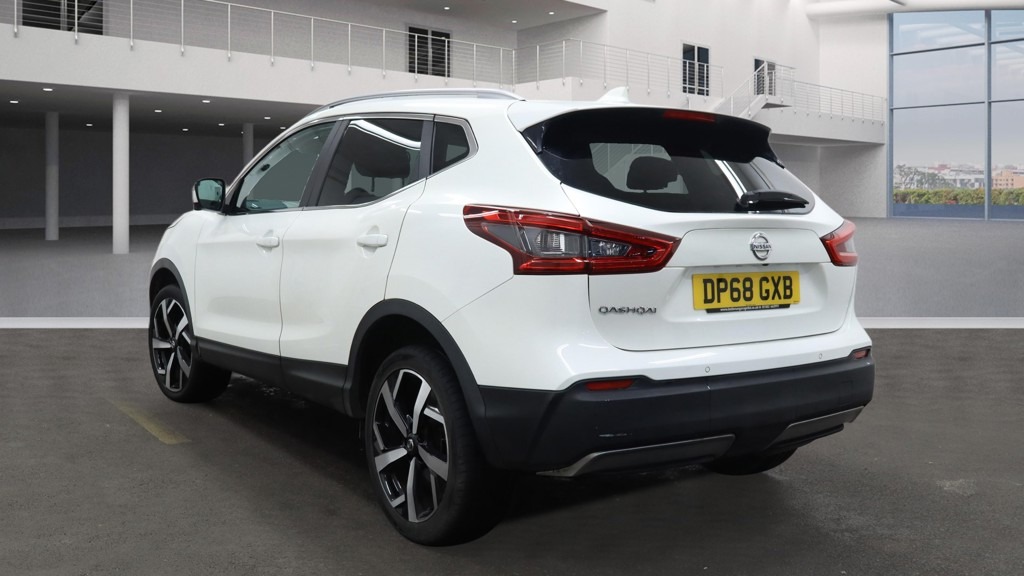 Used Nissan Qashqai 2018 for sale - 77718321: Photo 2