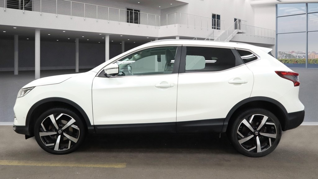 Used Nissan Qashqai 2018 for sale - 77718321: Photo 9