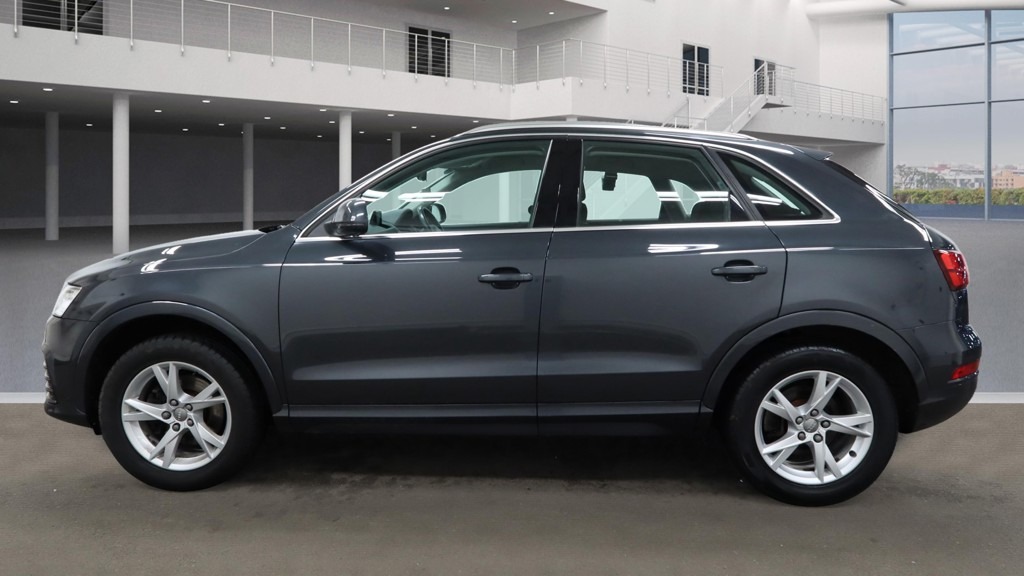 Used Audi Q3 2018 for sale - 76719952: Photo 2