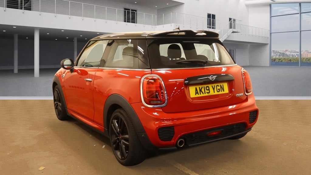 Used MINI Hatch 2019 for sale - 76322137: Photo 2