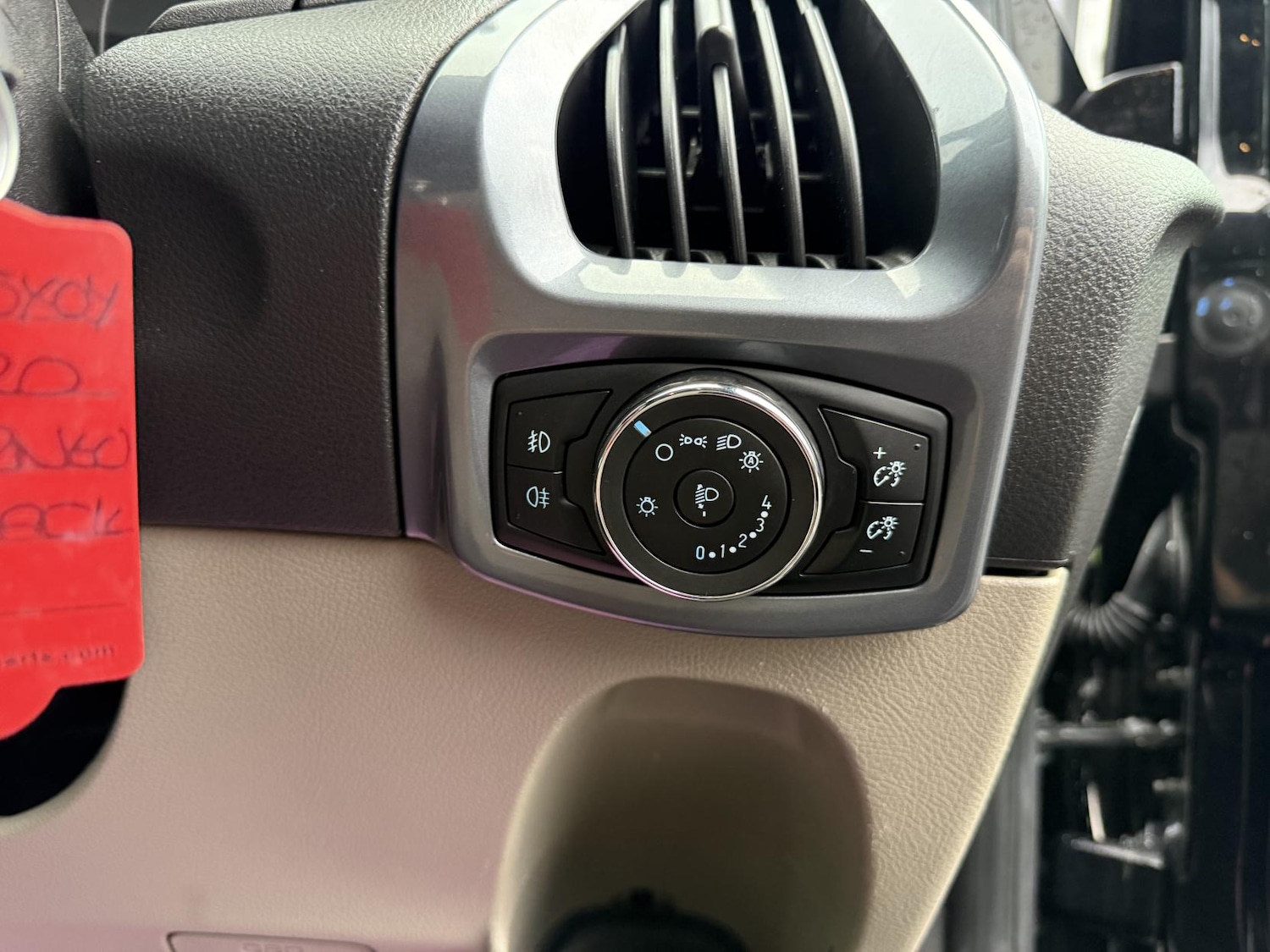 Used Ford Tourneo Custom 2015 for sale - 76911531: Photo 30