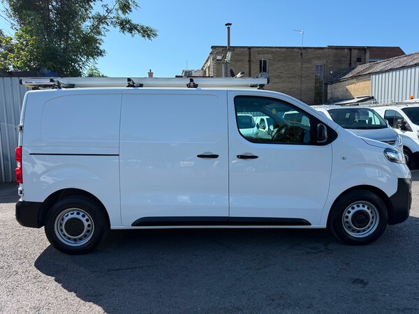 Used Vauxhall Vivaro 2020 for sale - 75539368: Photo 2