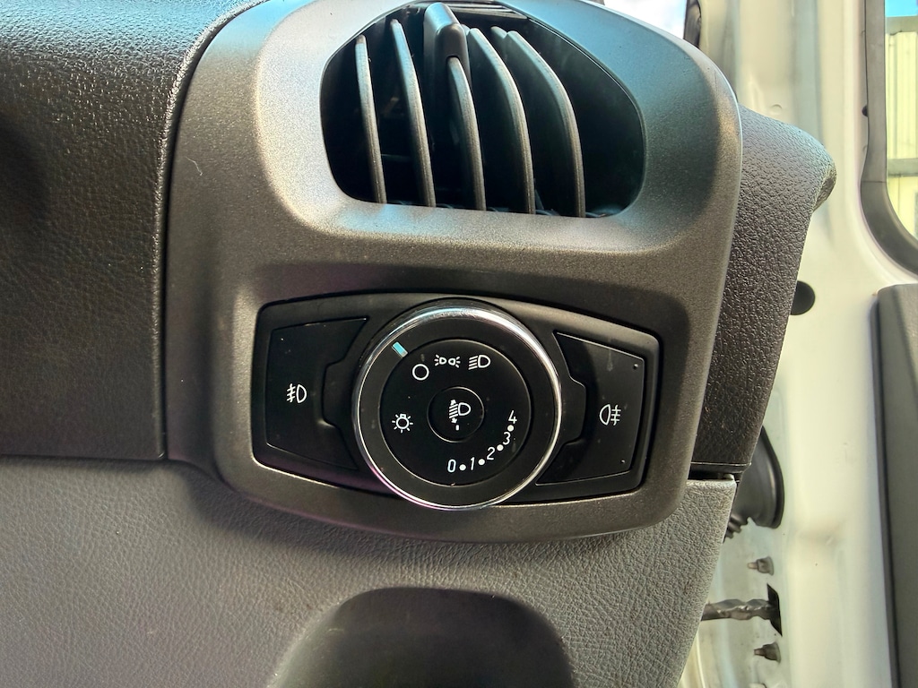 Used Ford Transit Custom 2017 for sale - 76648227: Photo 21