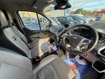 Used Ford Tourneo Custom 2017 for sale - 78801196: Photo