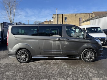 Used Ford Tourneo Custom 2017 for sale - 77567449: Photo