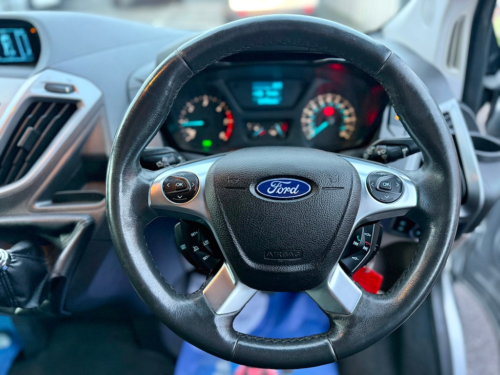Used Ford Tourneo Custom 2014 for sale - 76355308: Photo 17