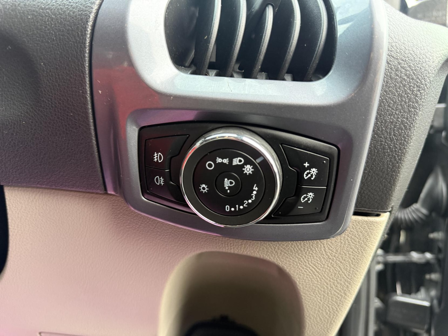 Used Ford Tourneo Custom 2015 for sale - 77173543: Photo 30