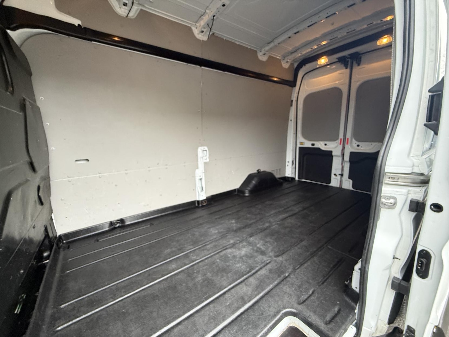 Used Ford Transit 2019 for sale - 77268880: Photo 11