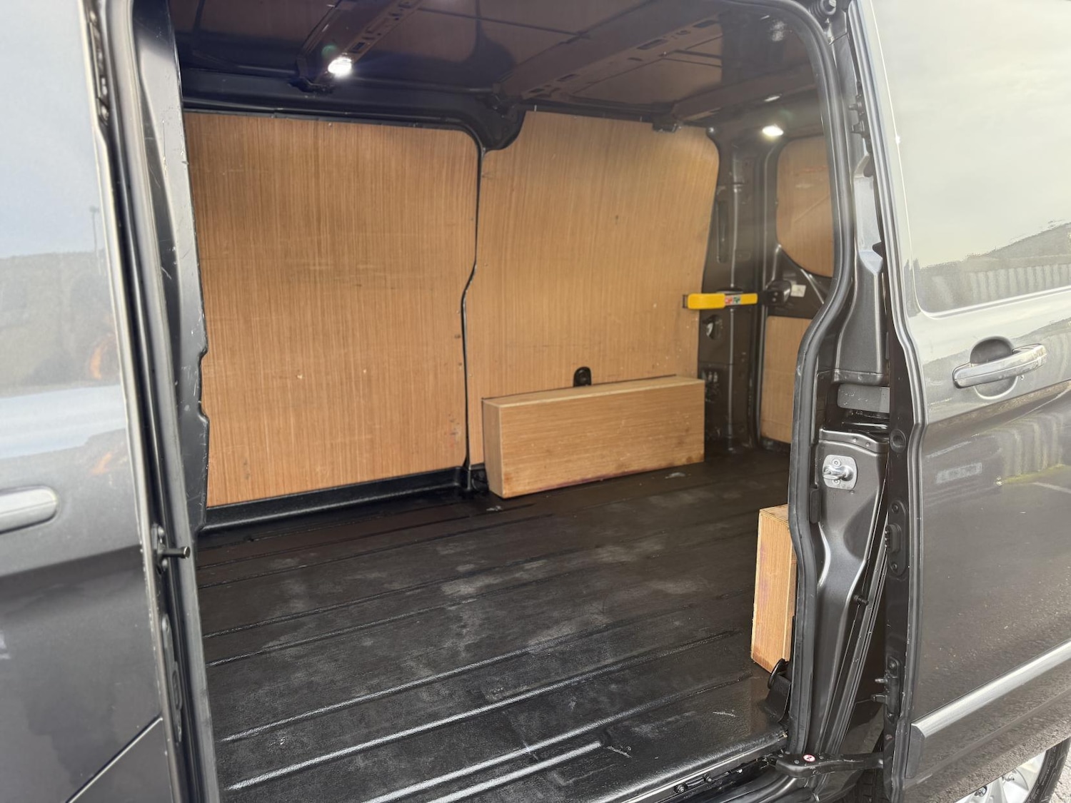 Used Ford Transit Custom 2020 for sale - 76822123: Photo 10