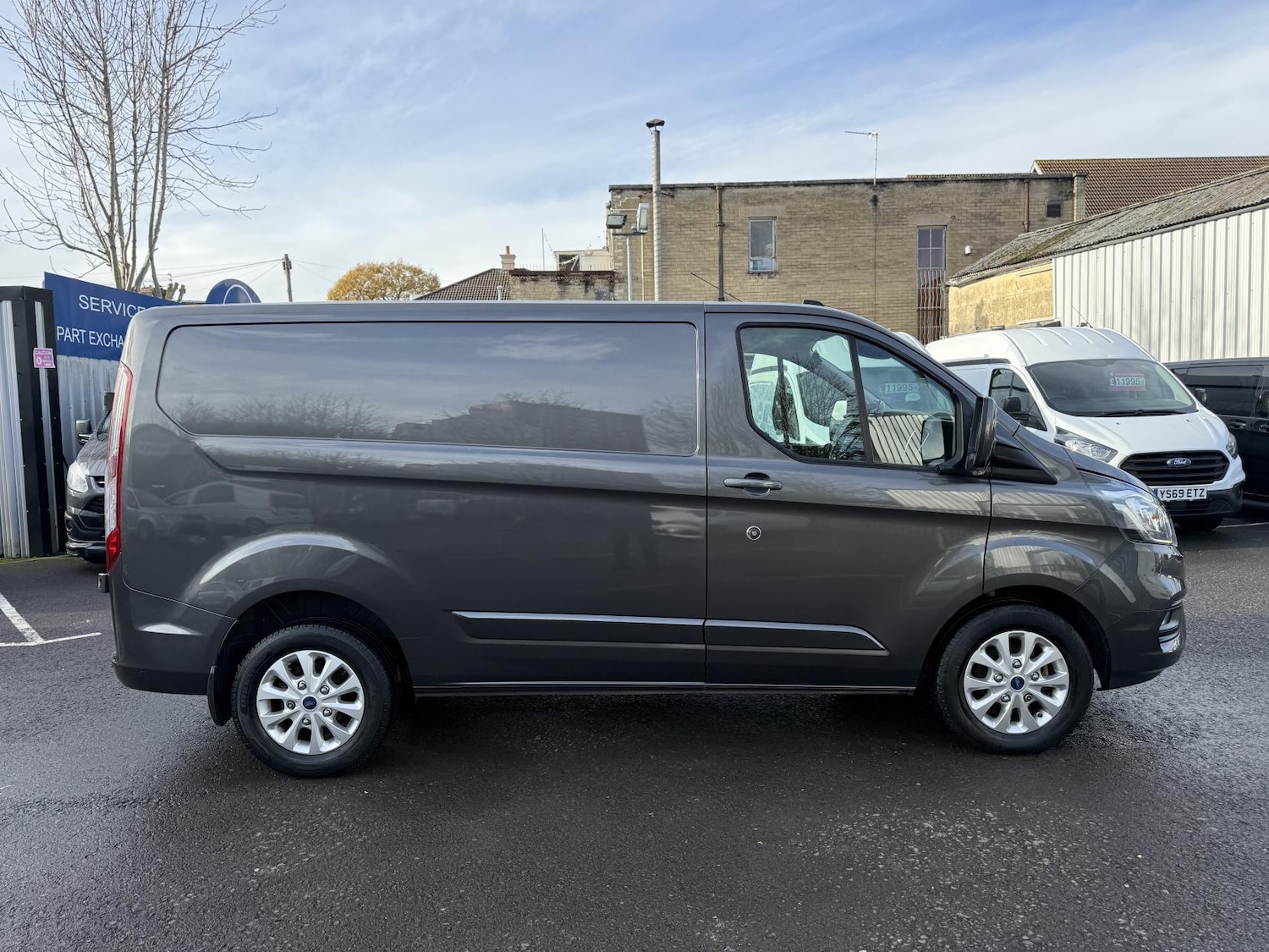 Used Ford Transit Custom 2020 for sale - 76822123: Photo 2