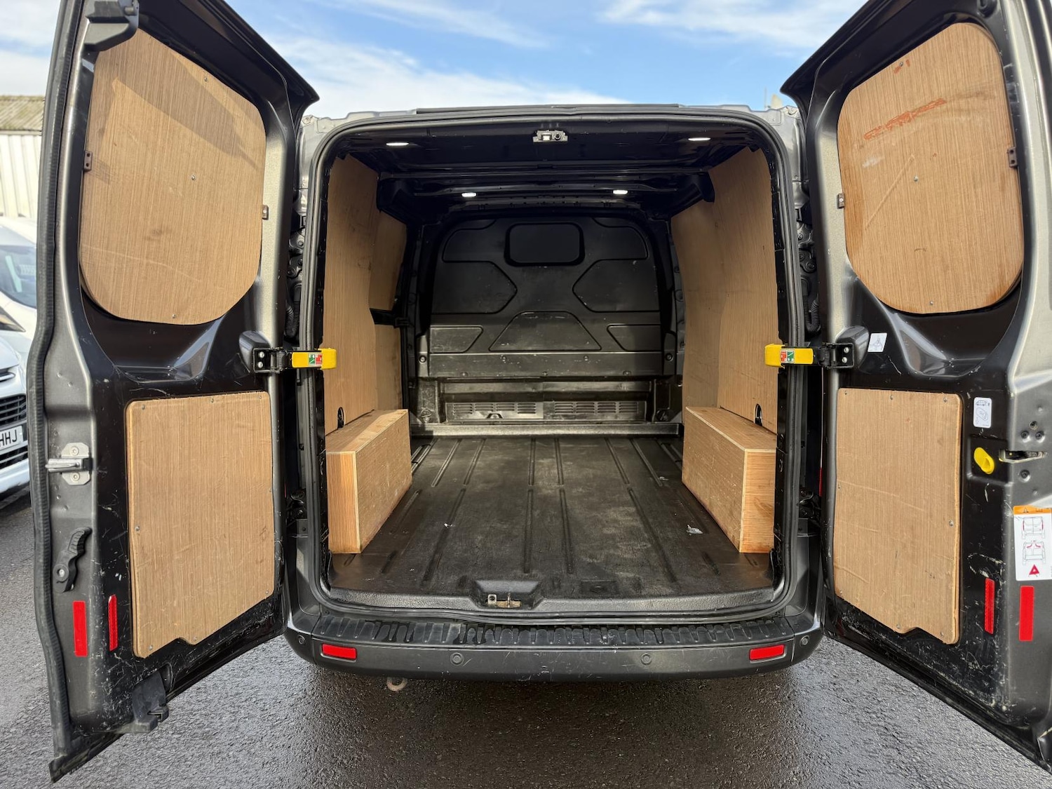 Used Ford Transit Custom 2020 for sale - 76822123: Photo 9