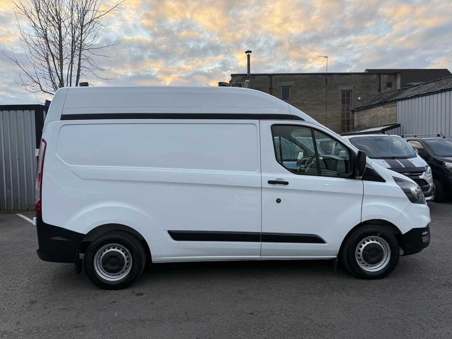 Used Ford Transit Custom 2019 for sale - 78055389: Photo 2