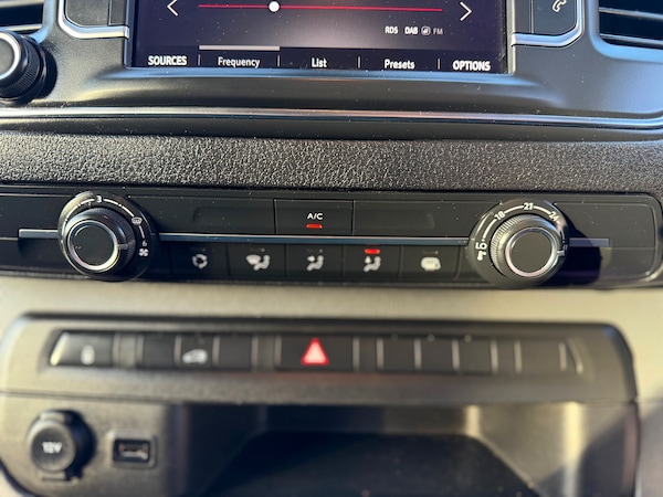 Used Vauxhall Vivaro 2020 for sale - 76217352: Photo 17
