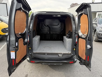 Used Ford Transit Courier 2018 for sale - 79154321: Photo