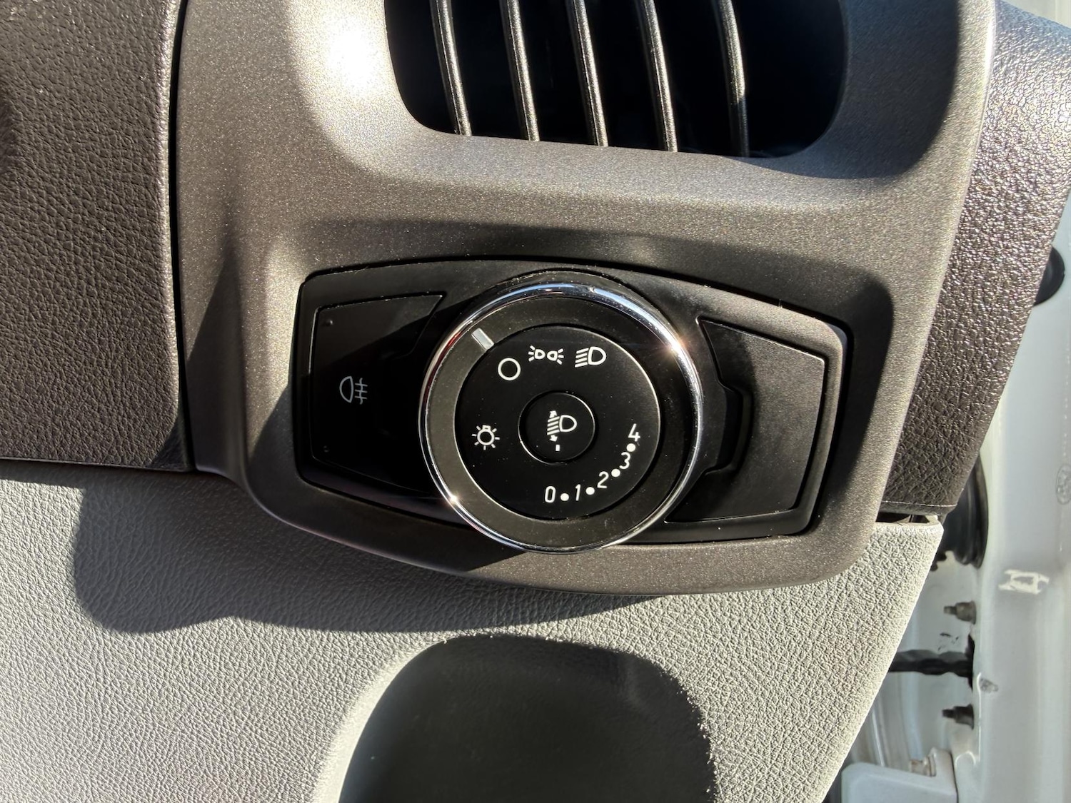 Used Ford Transit Custom 2015 for sale - 77770786: Photo 15