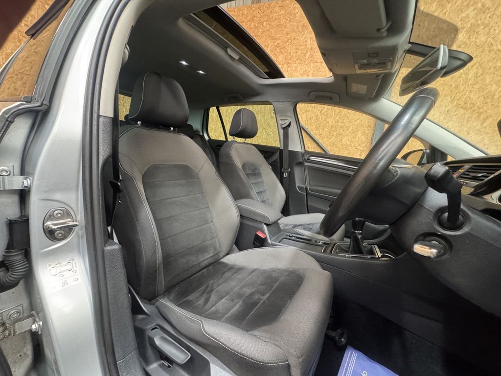 Used Volkswagen Golf 2013 for sale - 76848179: Photo 2