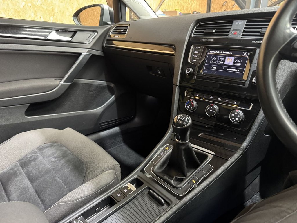 Used Volkswagen Golf 2013 for sale - 76848179: Photo 39