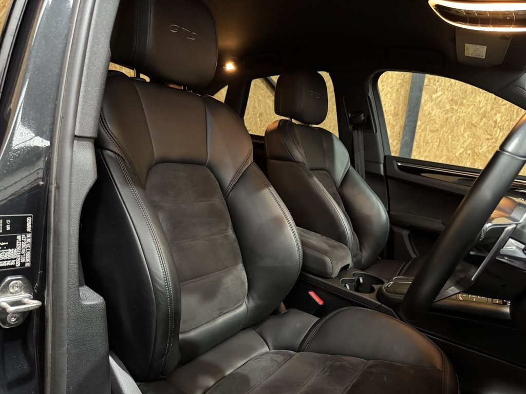 Used Porsche Macan 2018 for sale - 76162963: Photo 28