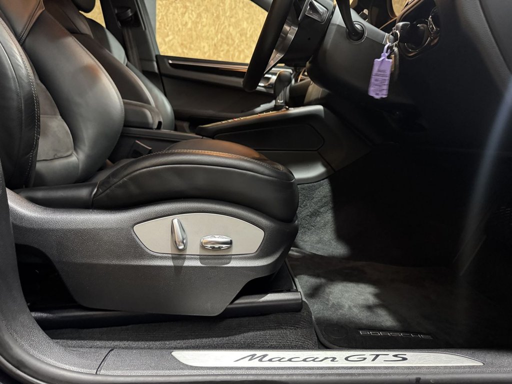 Used Porsche Macan 2018 for sale - 76162963: Photo 29
