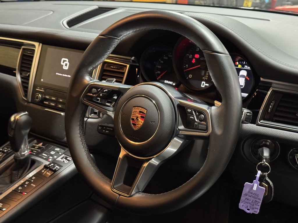 Used Porsche Macan 2018 for sale - 76162963: Photo 33