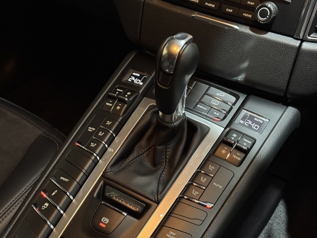 Used Porsche Macan 2018 for sale - 76162963: Photo 41