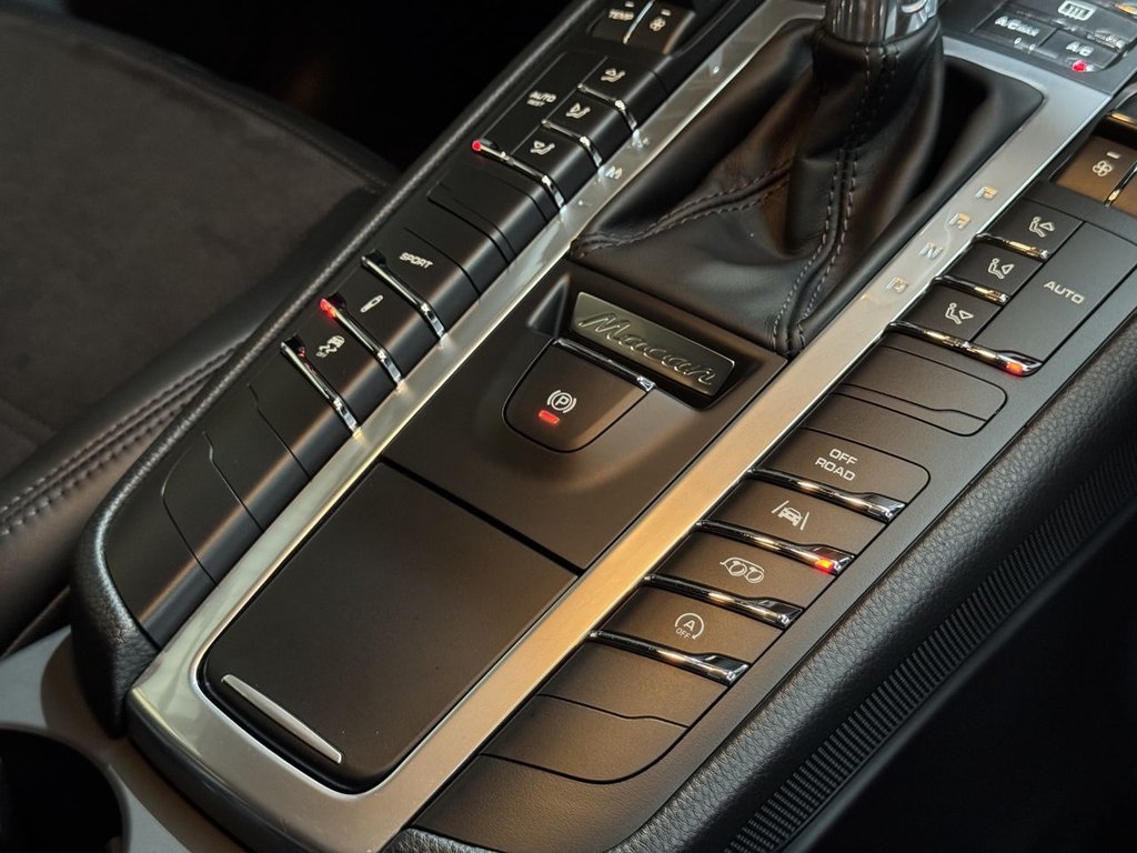 Used Porsche Macan 2018 for sale - 76162963: Photo 42