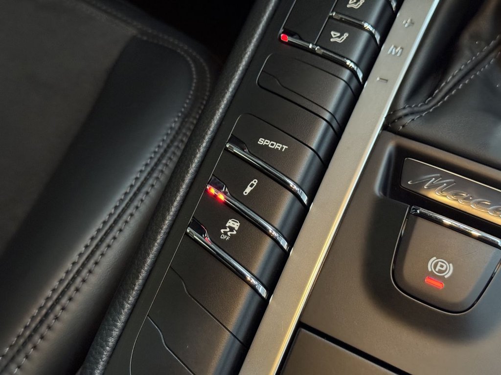 Used Porsche Macan 2018 for sale - 76162963: Photo 44