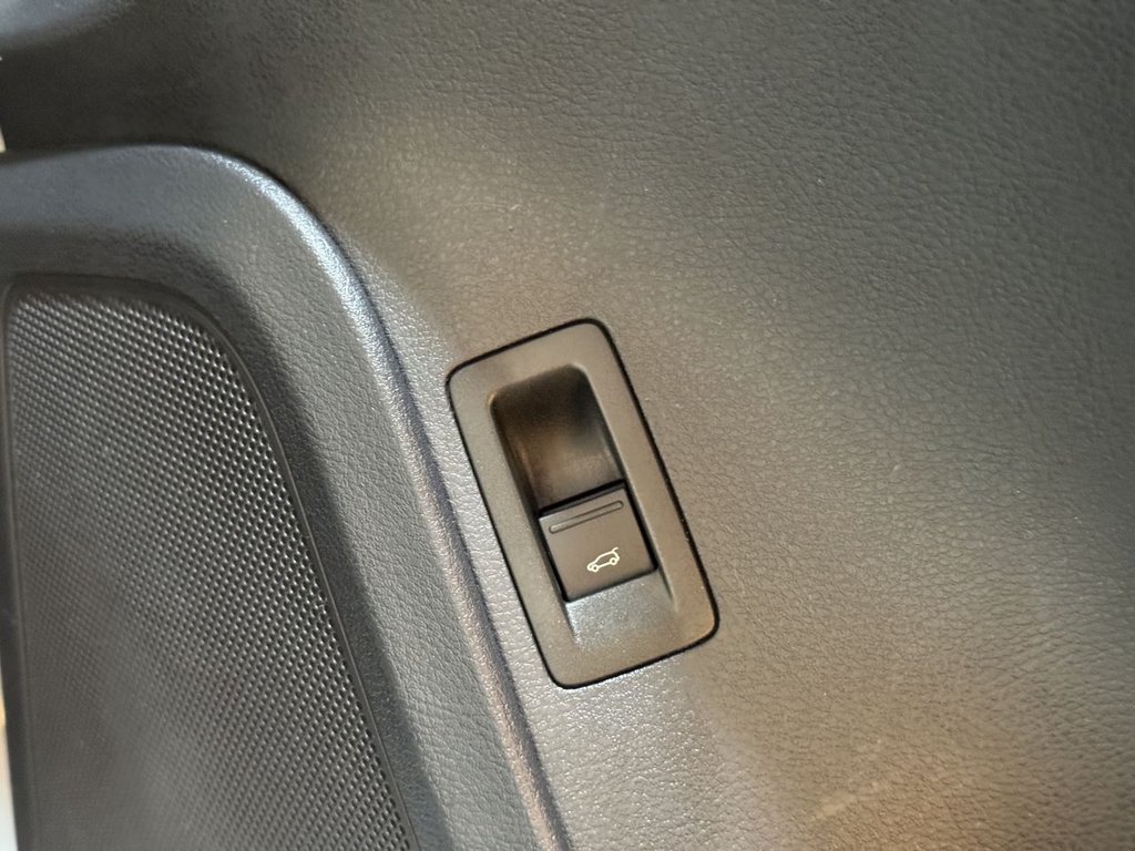 Used Volkswagen Touareg 2013 for sale - 77792389: Photo 12