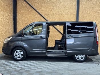 Used Ford Tourneo Custom 2017 for sale - 76691384: Photo