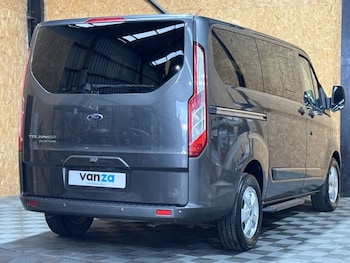 Used Ford Tourneo Custom 2017 for sale - 76691384: Photo