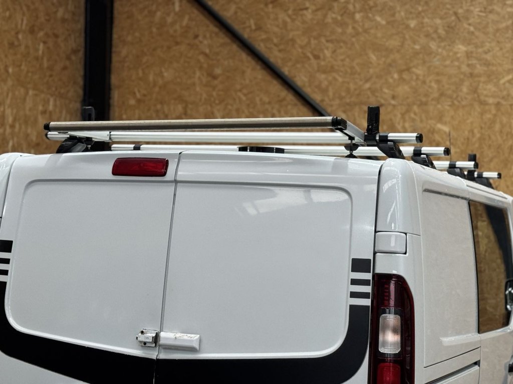 Used Vauxhall Vivaro 2016 for sale - 77133087: Photo 15