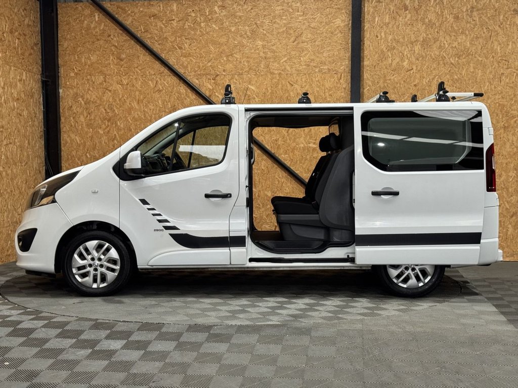Used Vauxhall Vivaro 2016 for sale - 77133087: Photo 2