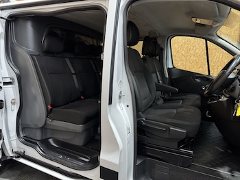 Used Vauxhall Vivaro 2016 for sale - 77133087: Photo