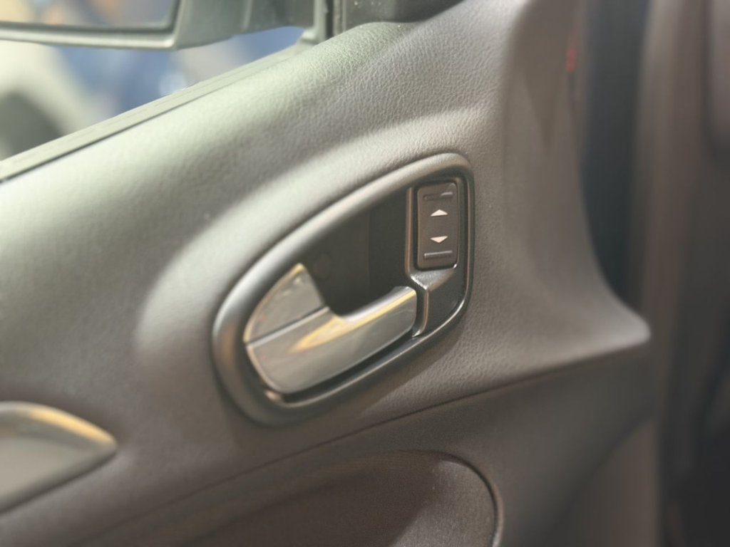 Used Ford S-Max 2011 for sale - 78088337: Photo 25