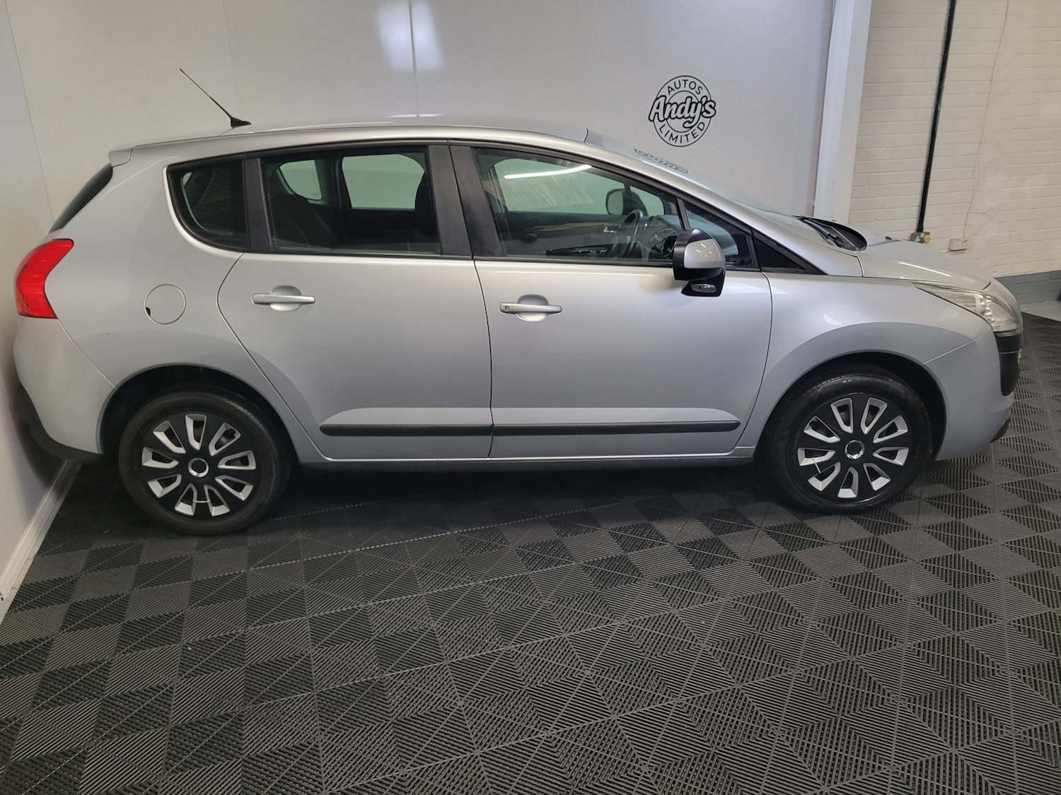 Used Peugeot 3008 2011 for sale - 77154390: Photo 11