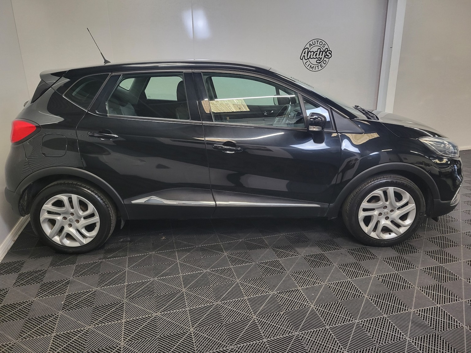 Used Renault Captur 2014 for sale - 77792897: Photo 15