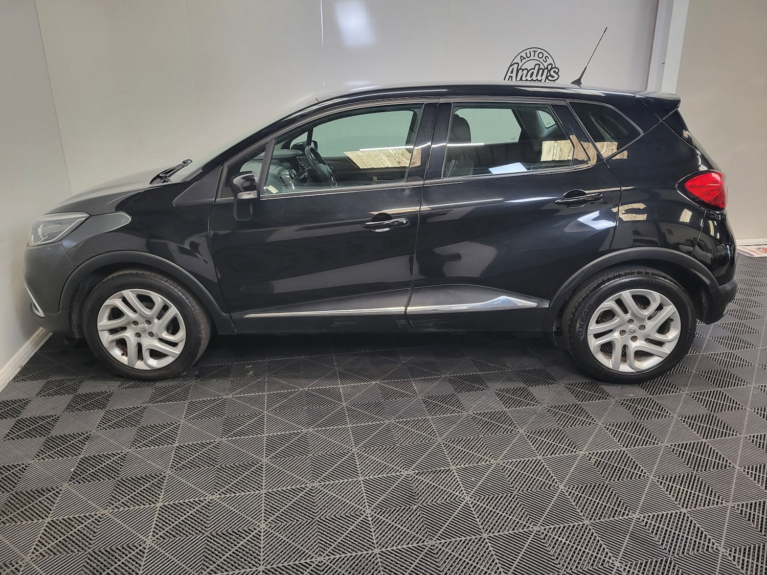Used Renault Captur 2014 for sale - 77792897: Photo 30